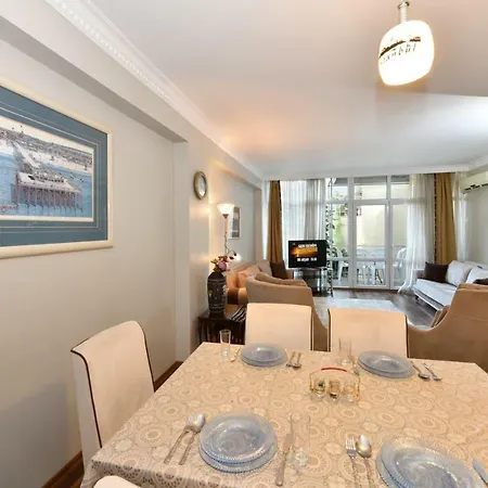 Lux, Cozy & Quite With Balcony At Taksim&istiklal