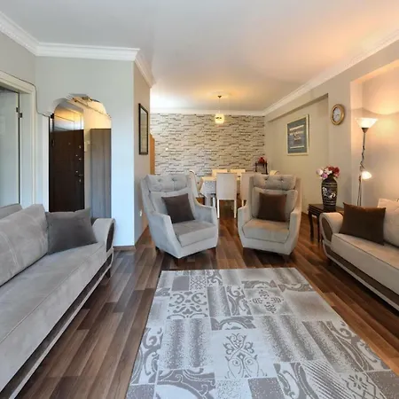 Lux, Cozy & Quite With Balcony At Taksim&istiklal Istanbul