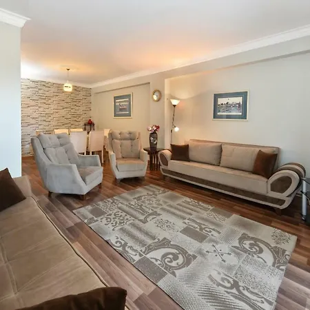 Apartment Lux, Cozy & Quite With Balcony At Taksim&istiklal Istanbul